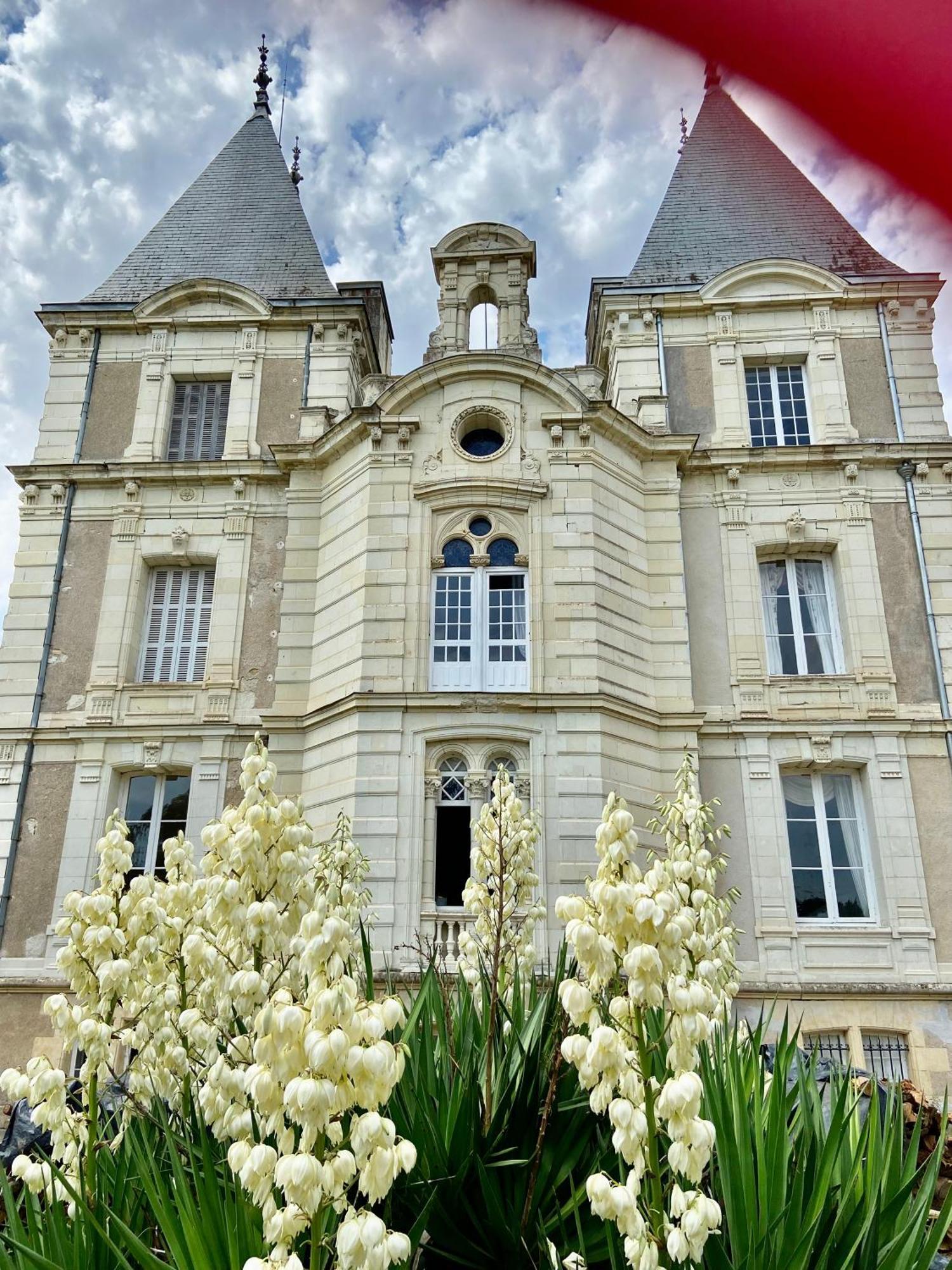 Chateau La Bainerie Tierce Exterior photo